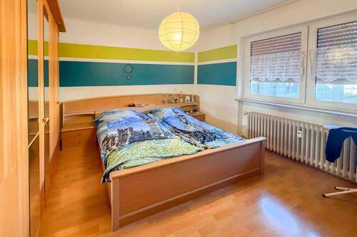 Schlafzi - 1 Zimmer Mehrfamilienhaus, Wohnhaus zum Kaufen in Ebern