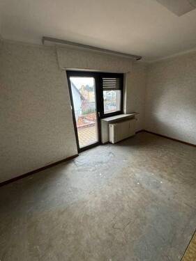 3 Treppenhaus mit OG Wohnung und Balkonen (13) - 