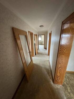 3 Treppenhaus mit OG Wohnung und Balkonen (2) - 