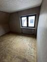 3 Treppenhaus mit OG Wohnung und Balkonen (3) - 