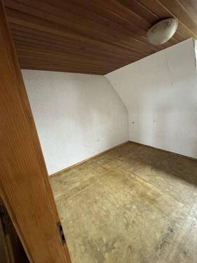 3 Treppenhaus mit OG Wohnung und Balkonen (5) - 