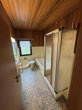 2 Eingang + EG-Wohnung (13) - 