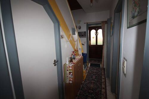 Flurbereich mit Kellerzugang - 