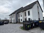 Bild 1 - Großzügiges Eckrheienhaus mit großem Garten