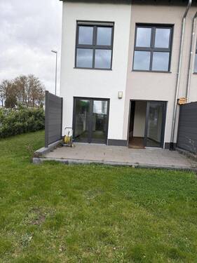 Bild 2 - 5 Zimmer Reihenmittelhaus zur Miete in Mainz Kastel