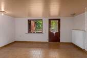 ... im Souterrain mit Ausgang zur Terrasse - 
