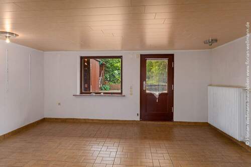 ... im Souterrain mit Ausgang zur Terrasse - 