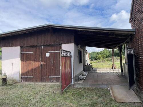 Garage mit Zufahrt Hof - 5 Zimmer Einfamilienhaus in Lutherstadt Wittenberg