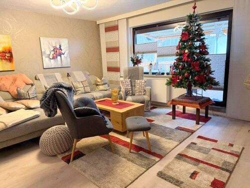 Wohnzimmer - 5 Zimmer Einfamilienhaus zum Kaufen in Laage - Diekhof