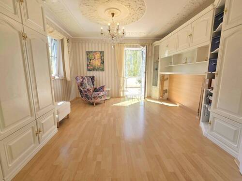 Schlafzimmer_1.OG Vorderseite - 