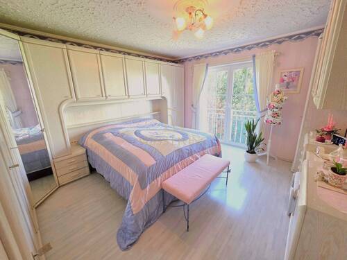 Schlafzimmer_1.OG Rückseite - 