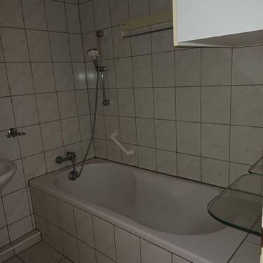 Bad - Etagenwohnung mit 68,00 m&sup2; in Weiden zur Miete