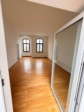 Wohnzimmer - 3 Zimmer Etagenwohnung zur Miete in Dessau-Roßlau