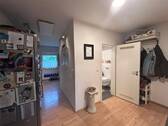 Flur - 3 Zimmer Etagenwohnung zum Kaufen in Duisburg