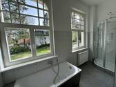 9. Badezimmer mit Wanne & Dusche - 