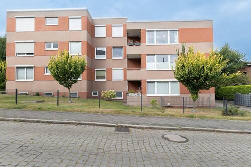 Vorderansicht - 4 Zimmer Etagenwohnung zum Kaufen in Stade