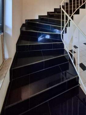 Treppe ins Obergeschoss - 