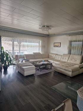 Teilansicht Wohnzimmer.jpeg - 