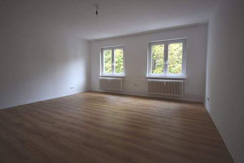 Zimmer 1 - 2 Zimmer Etagenwohnung in Mannheim / Lindenhof