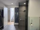 Bad mit Dusche - 