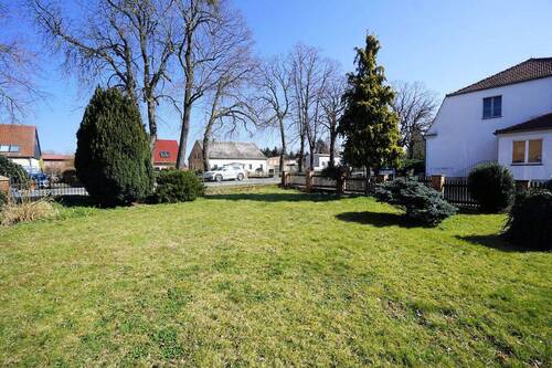 Grundstück Straßenseite (2).jpg - Ein zu renovierendes ehemaliges Bauernhaus in Ortslage von Rüdnitz