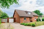 Straßenansicht - Ihr neues Zuhause zum Durchatmen - Einfamilienhaus mit großem Grundstück Nähe Süderbrarup