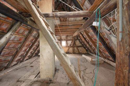Unausgebauter Dachstuhl - 