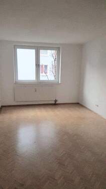 Schlafzimmer - 3 Zimmer Etagenwohnung zur Miete in München