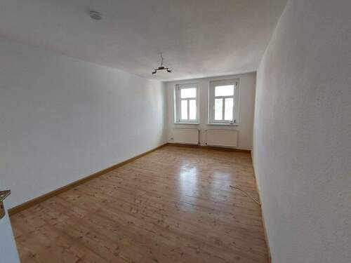 das Wohnzimmer - 3 Zimmer Etagenwohnung zur Miete in Döbeln