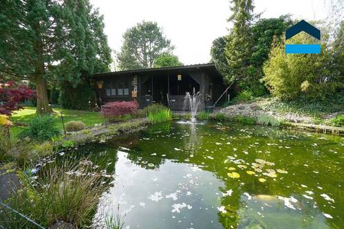 Teich mit Gartenhaus - 
