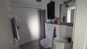 Gäste-WC mit Dusche im EG - 