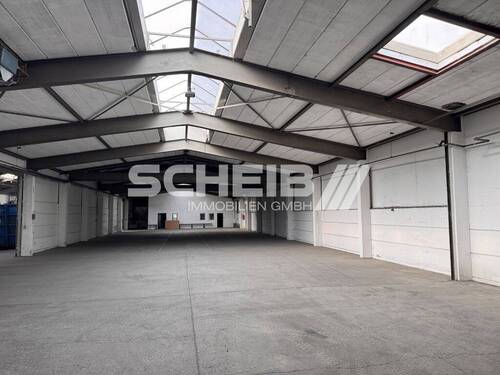 robuste Halle - Hallenkomplex mit über 2000 m² Gewerbefläche