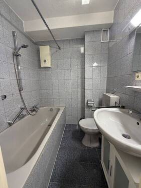 Badezimmer - 1 Zimmer Etagenwohnung in Pforzheim