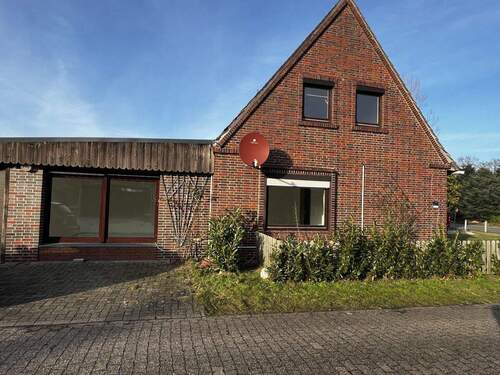 Seitenansicht - 7 Zimmer Einfamilienhaus zum Kaufen in Saterland / Fermesand