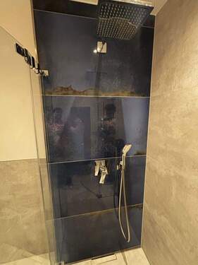 Exklusiv-Ausstatt. in Bädern - 