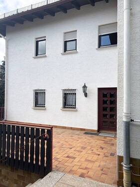 Eingang - 4 Zimmer Mehrfamilienhaus, Wohnhaus in Wettenberg