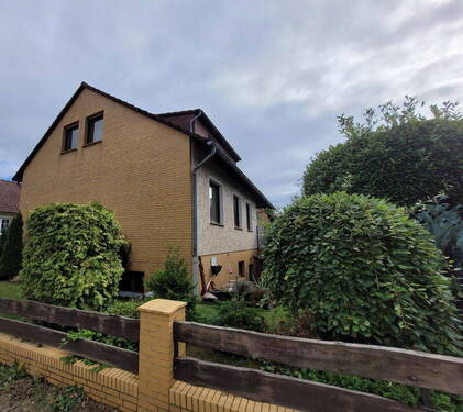 Hausansicht Ost - Einfamilienhaus mit 156,00 m² in Helmstedt zum Kaufen