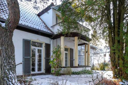 Terrasse und Porticus.jpg - Anno 1925 im Paulusviertel - Traumhaftes Villengrundstück