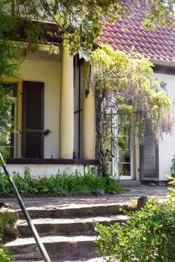 Terrasse im Sommer.jpg - Mehrfamilienhaus, Wohnhaus mit 160,00 m&sup2; in Darmstadt zum Kaufen
