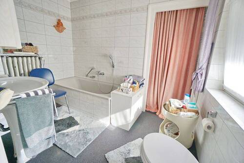... mit Duschbad - 