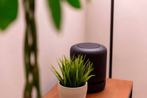 Für dezente musikalische Untermalung ist gesorgt - Büro zur Miete in München