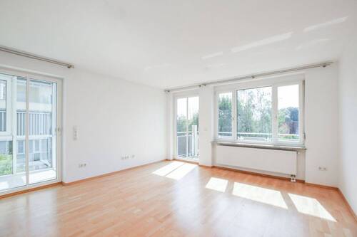 Wohnbereich - 3 Zimmer Etagenwohnung zum Kaufen in Freising