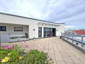 private Dachterrasse mit Wintergarten! - 3 Zimmer Etagenwohnung zur Miete in Nürnberg
