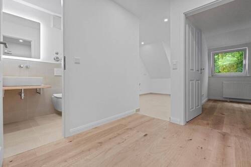 Flur - 3 Zimmer Etagenwohnung zur Miete in Bremen