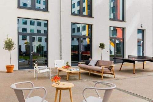 Außenbereich mit Tischtennisplatte (Beispielbild) - 