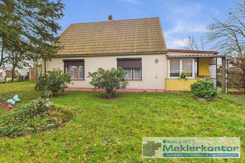 Fassadenansicht - 5 Zimmer Bauernhaus, Landhaus zum Kaufen in Görmin