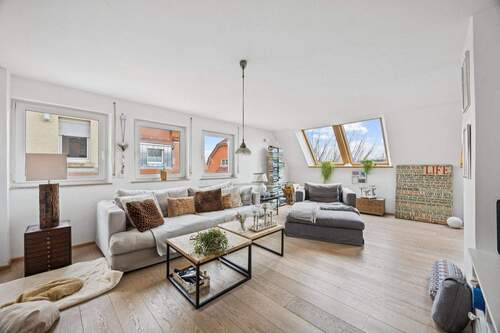 Wohnbereich - Ruhig, modern und zentral: 3,5-Zimmer-Maisonettewohnung mit traumhafter Dachterrasse