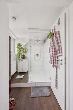 Große Dusche - Etagenwohnung mit 120,40 m&sup2; in Ludwigsburg zum Kaufen