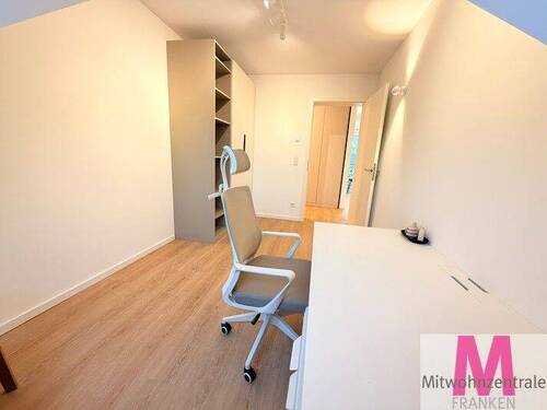  Arbeitszimmer - 