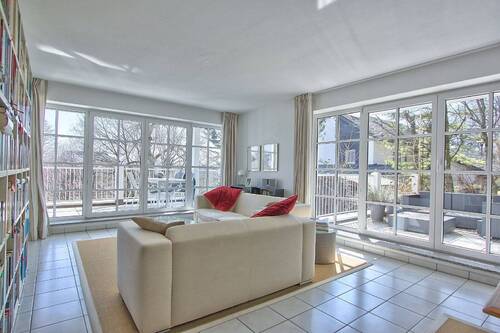 Helles Wohnen - 2 Zimmer Mehrfamilienhaus, Wohnhaus in Starnberg